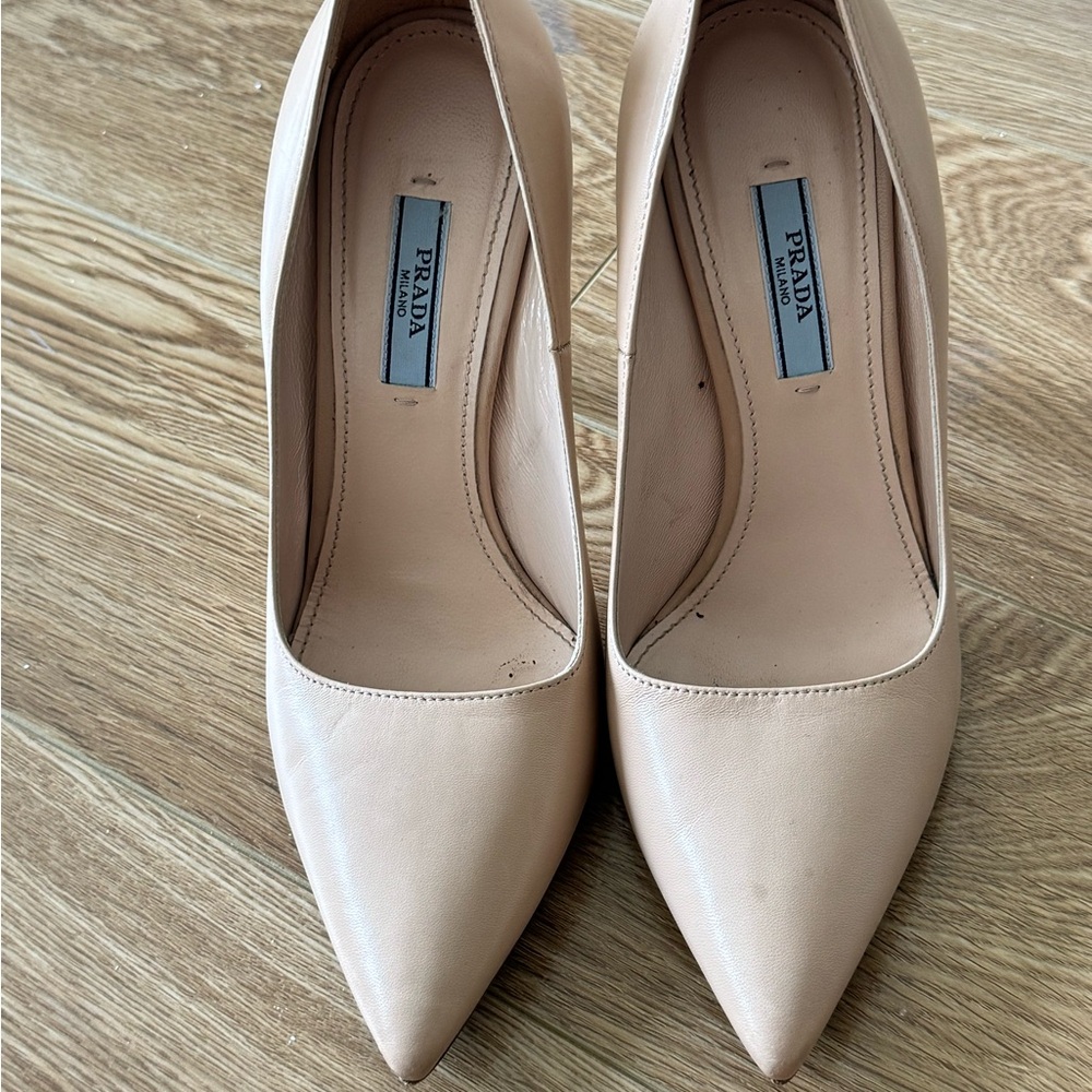 Prada 36 all leather 6.5 cream beige heels everyday